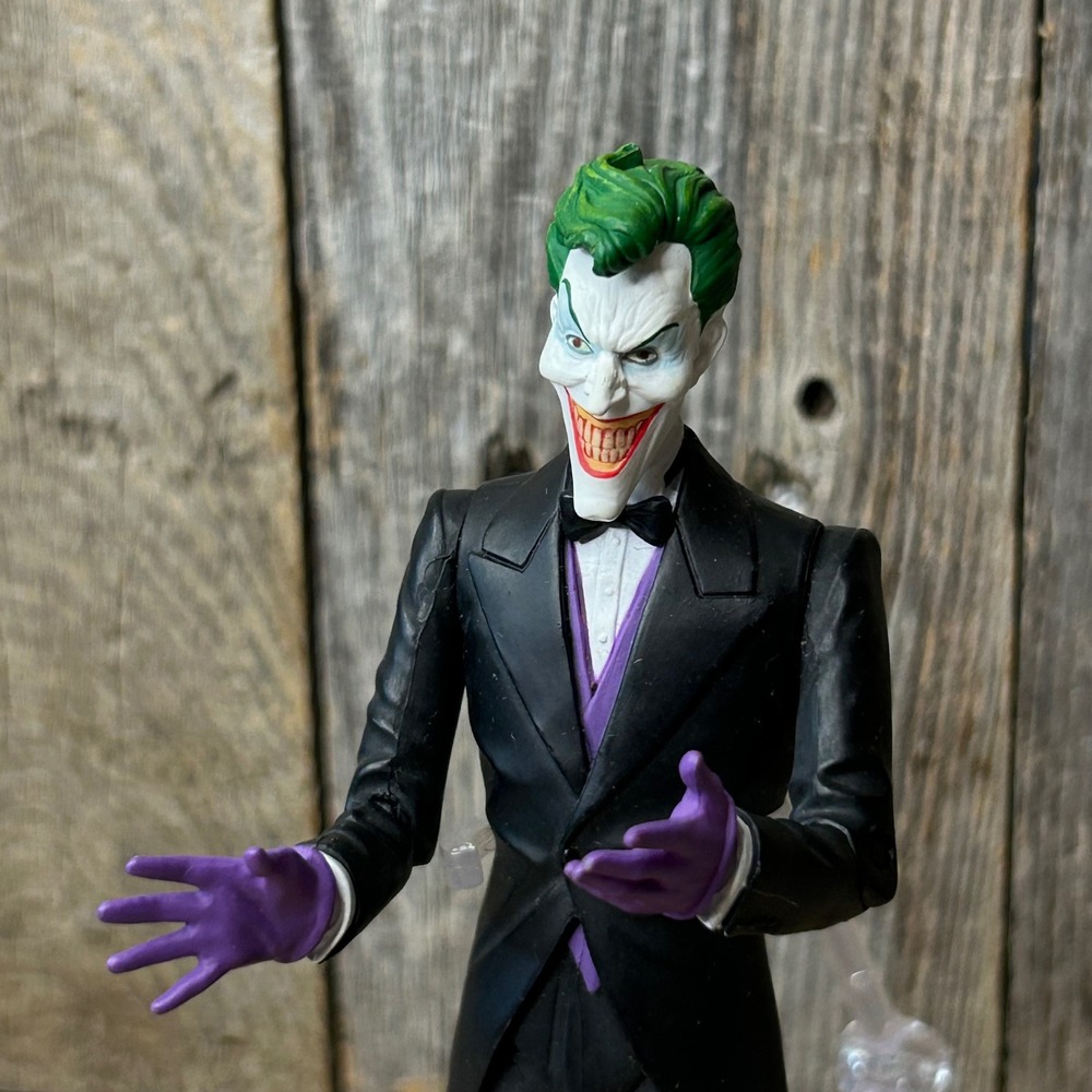 DC Direct The Joker Action Figure Black Tuxedo Purple Gloves 2006 w/ Stand